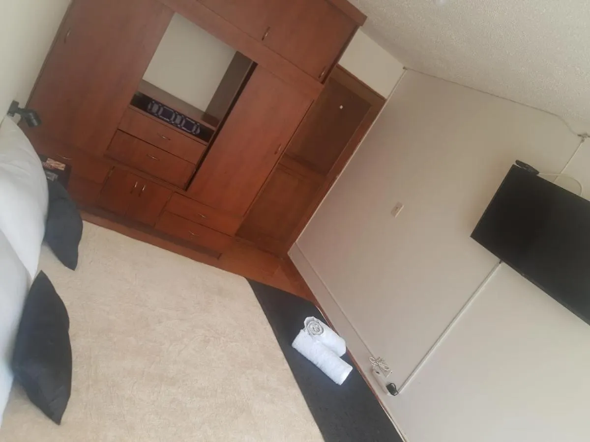 Homestay Cerca Al Aeropuerto Domina House Apartment Bogota Colombia
